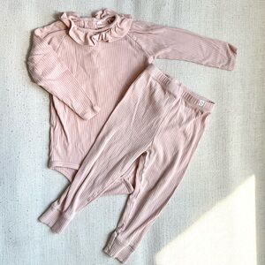 MORI Ribbed Ruffle Collar Bodysuit + Leggings Set | 12-18M | Blush Pink